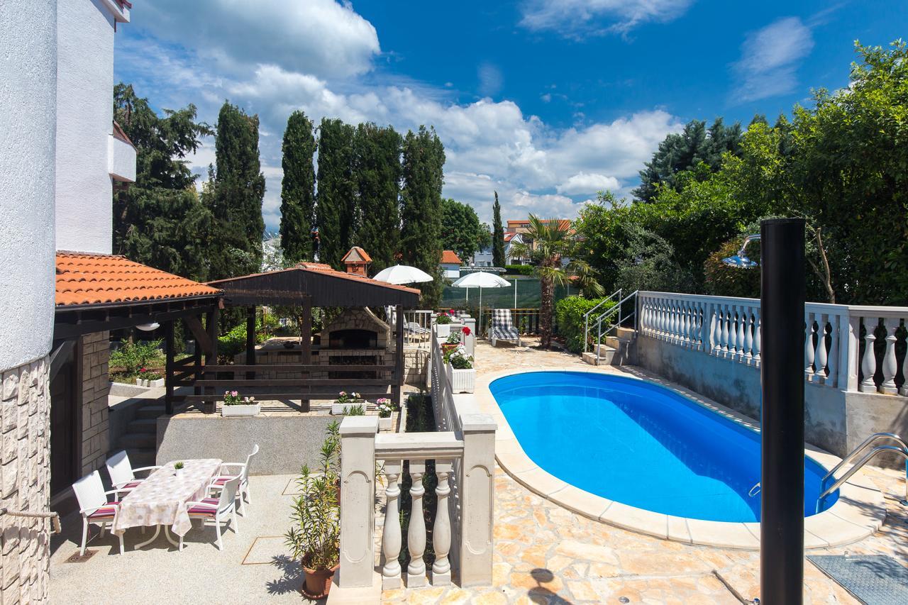 Apartments Pavic Malinska Extérieur photo