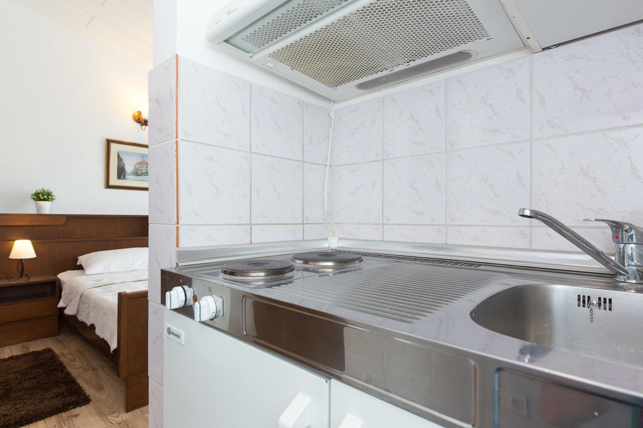 Apartments Pavic Malinska Extérieur photo
