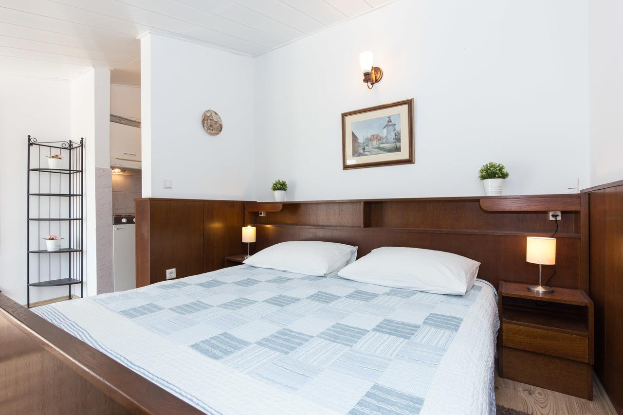 Apartments Pavic Malinska Extérieur photo